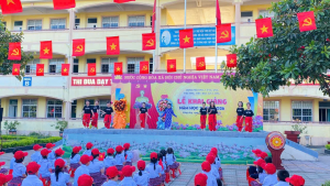 TƯNG BỪNG LỄ KHAI GIẢNG NĂM HỌC 2025–2026 TẠI TRƯỜNG TIỂU HỌC KỲ LONG